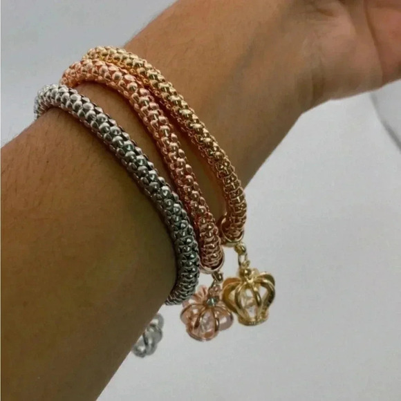 3 pieces Elastic Bracelets with charms - Picture 6 of 6